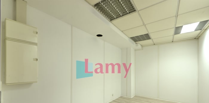 Image 4 sur 13 - Bureaux  ·  Vente · Poissy (78300) · 1 pièce · 160m²