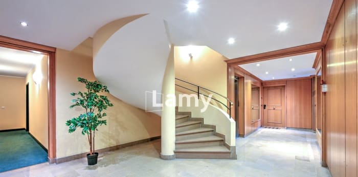 Image 9 sur 9 - Appartement  ·  Vente · Versailles (78000) · 5 pièces · 117m²