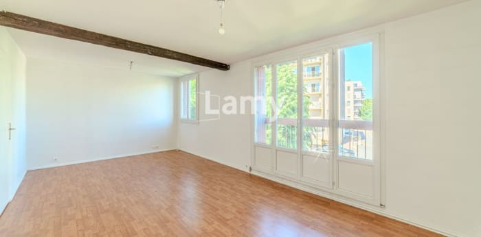Image 3 sur 8 - Appartement  ·  Vente · Villefranche Sur Saone (69400) · 3 pièces · 56m²