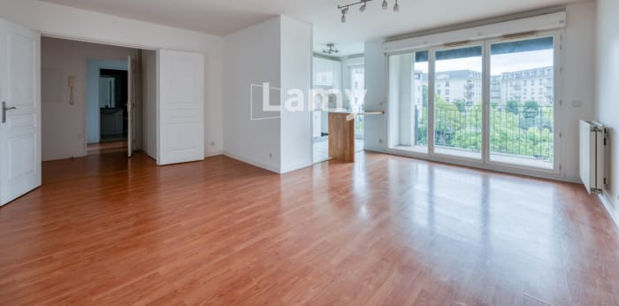 Image 2 sur 15 - Appartement  ·  Vente · Bordeaux (33300) · 3 pièces · 67m²