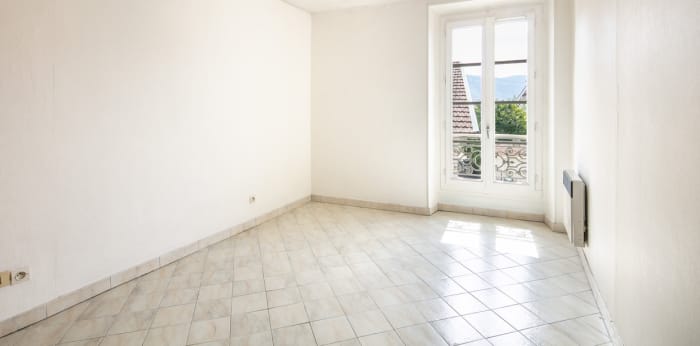 Image 11 sur 12 - Immeuble  ·  Vente · Moirans (38430)