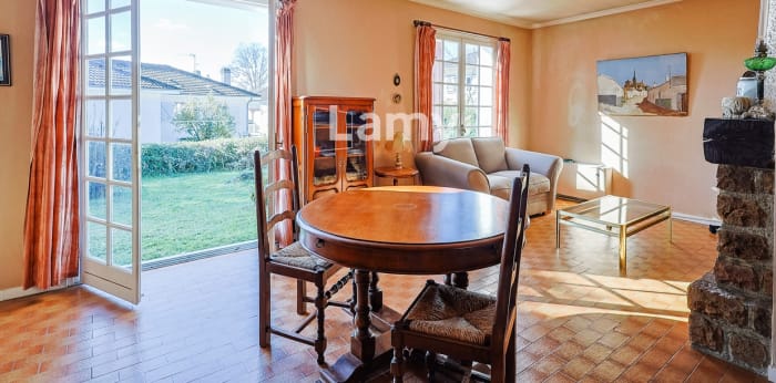 Image 1 sur 8 - Maison/villa  ·  Vente · Lescar (64230) · 6 pièces · 92m²
