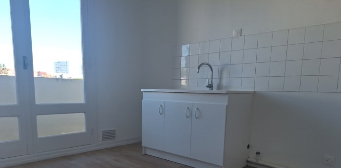 Image 4 sur 6 - Appartement  ·  Vente · La Rochelle (17000) · 2 pièces · 44m²