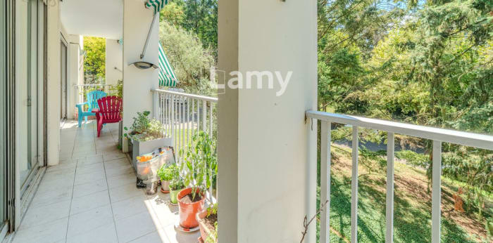 Image 1 sur 11 - Appartement  ·  Vente · Lyon (69005) · 5 pièces · 100m²