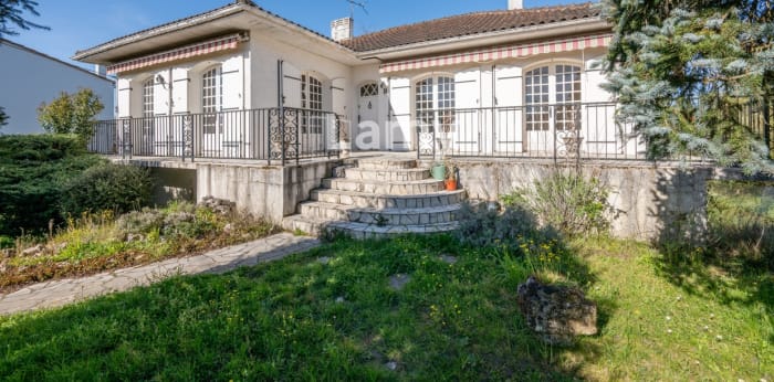 Image 1 sur 24 - Maison/villa  ·  Vente · Libourne (33500) · 6 pièces · 152m²