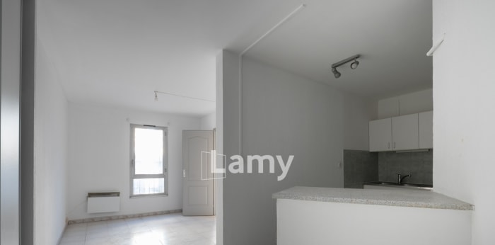 Image 5 sur 7 - Appartement  ·  Vente · Salon De Provence (13300) · 2 pièces · 35m²