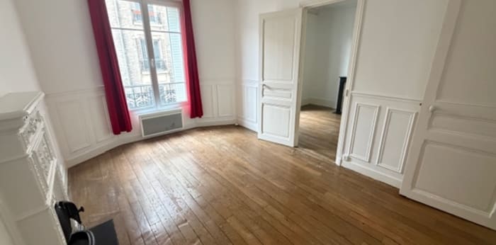 Image 1 sur 11 - Appartement  ·  Vente · Paris (75018) · 2 pièces · 38m²