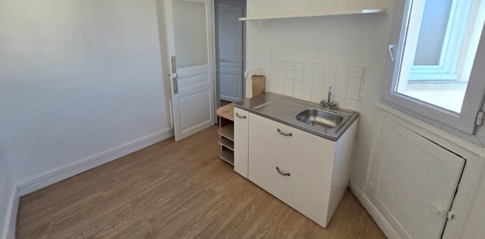 Image 7 sur 12 - Appartement  ·  Vente · Paris (75018) · 2 pièces · 34m²