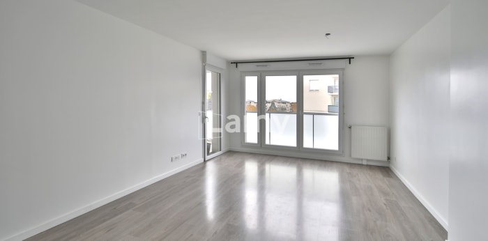 Image 1 sur 11 - Appartement  ·  Vente · Cergy (95800) · 3 pièces · 62m²