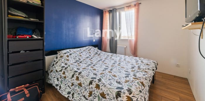 Image 8 sur 15 - Appartement  ·  Vente · Oullins Pierre Benite (69600) · 4 pièces · 63m²