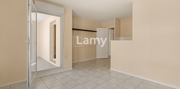 Image 2 sur 10 - Appartement  ·  Vente · Lyon 07 (69007) · 2 pièces · 44m²