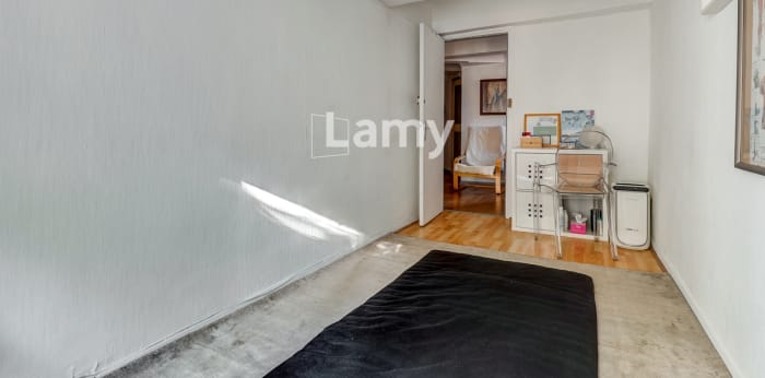 Image 7 sur 12 - Local  ·  Vente · Marseille (13006) · 2 pièces · 46m²