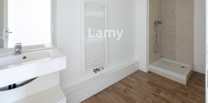 Image 7 sur 10 - Appartement  ·  Vente · Cenon (33150) · 2 pièces · 43m²