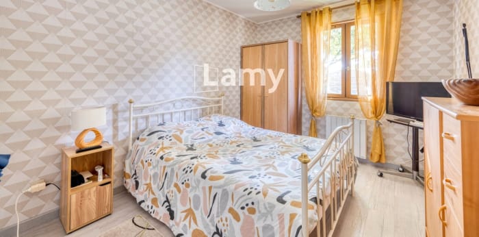 Image 10 sur 17 - Maison/villa  ·  Vente · Bruges (33520) · 5 pièces · 94m²