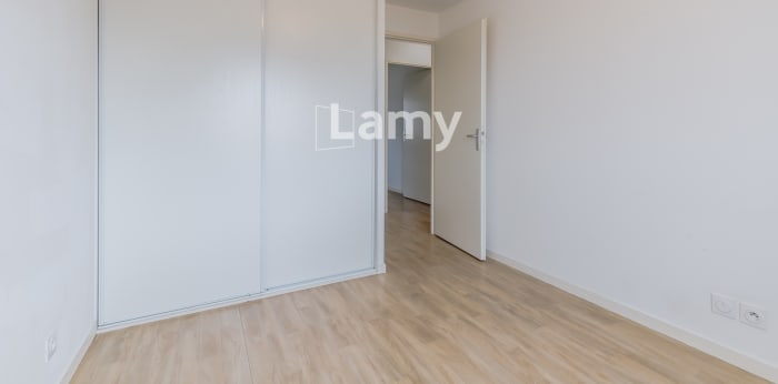 Image 11 sur 13 - Maison/villa  ·  Vente · Les Sables D Olonne (85340) · 5 pièces · 104m²