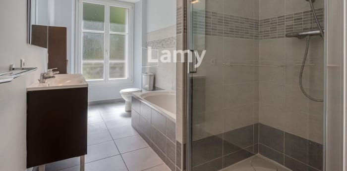 Image 8 sur 11 - Appartement  ·  Vente · Aix Les Bains (73100) · 3 pièces · 108m²