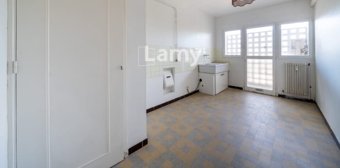Image 3 sur 6 - Appartement  ·  Vente · Salon De Provence (13300) · 2 pièces · 60m²