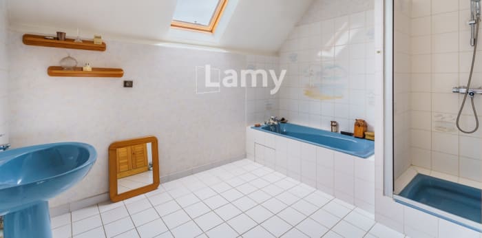 Image 8 sur 11 - Maison/villa  ·  Vente · Talant (21240) · 8 pièces · 186m²