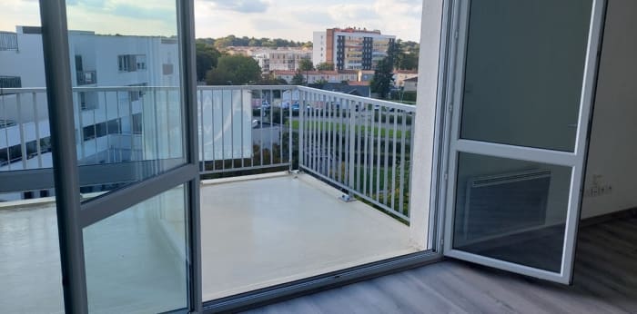 Image 1 sur 5 - Appartement  ·  Vente · La Roche Sur Yon (85000) · 3 pièces · 62m²