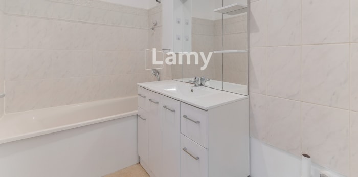 Image 7 sur 8 - Appartement  ·  Vente · Armentieres (59280) · 3 pièces · 59m²