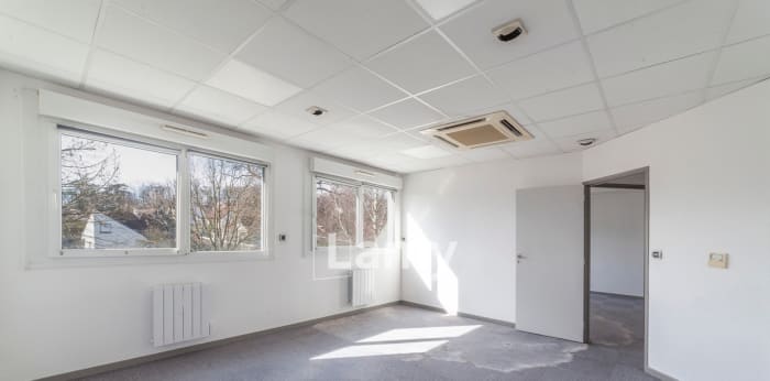 Image 10 sur 16 - Appartement  ·  Vente · Besancon (25000) · 11 pièces · 480m²