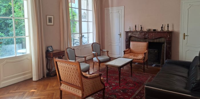 Image 1 sur 9 - Maison/villa  ·  Vente · Bordeaux (33000) · 280m²