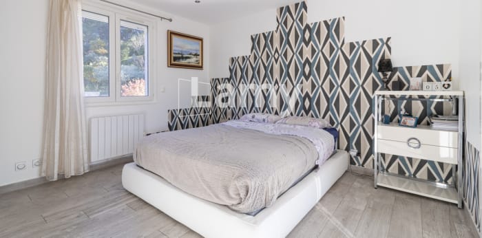 Image 8 sur 17 - Maison/villa  ·  Vente · Allauch (13190) · 4 pièces · 140m²