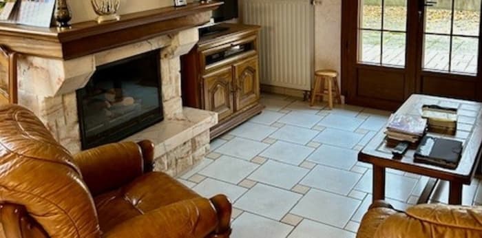 Image 2 sur 15 - Maison/villa  ·  Vente · Laroche St Cydroine (89400) · 9 pièces · 181m²