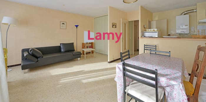 Image 7 sur 8 - Appartement  ·  Vente · Nimes (30900) · 2 pièces · 37m²