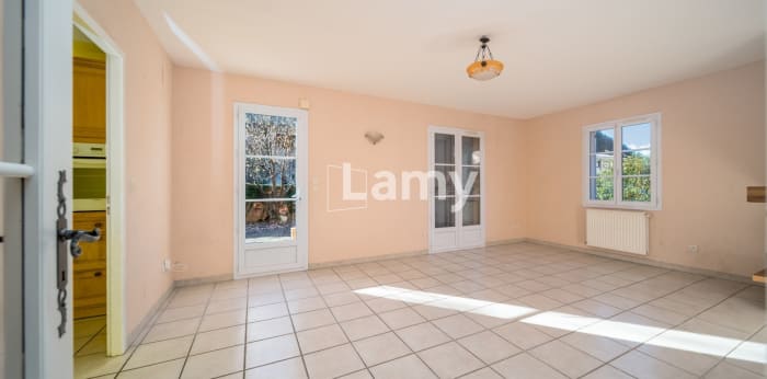 Image 1 sur 9 - Maison/villa  ·  Vente · Digne Les Bains (04000) · 4 pièces · 106m²