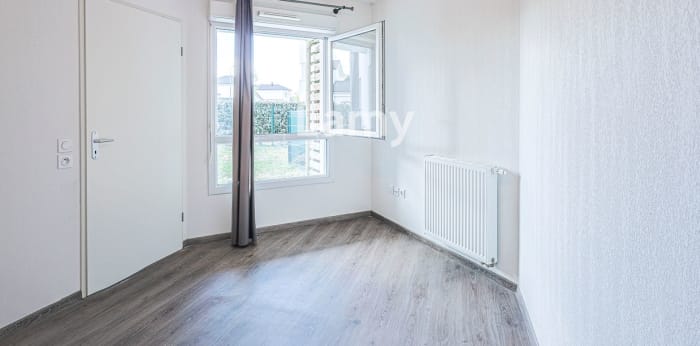 Image 6 sur 8 - Appartement  ·  Vente · Lons (64140) · 2 pièces · 43m²