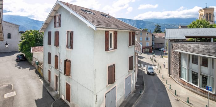 Image 2 sur 12 - Immeuble  ·  Vente · Moirans (38430)