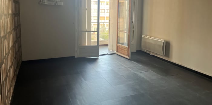 Image 2 sur 4 - Appartement  ·  Vente · Marseille (13010) · 3 pièces · 61m²