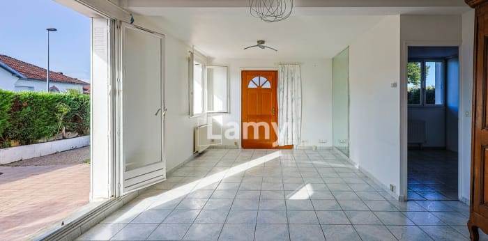 Image 7 sur 10 - Appartement  ·  Vente · Bizanos (64320) · 2 pièces · 52m²