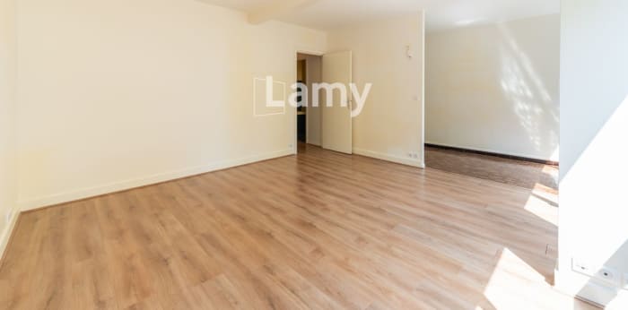 Image 3 sur 8 - Appartement  ·  Vente · Paris (75015) · 1 pièce · 38m²