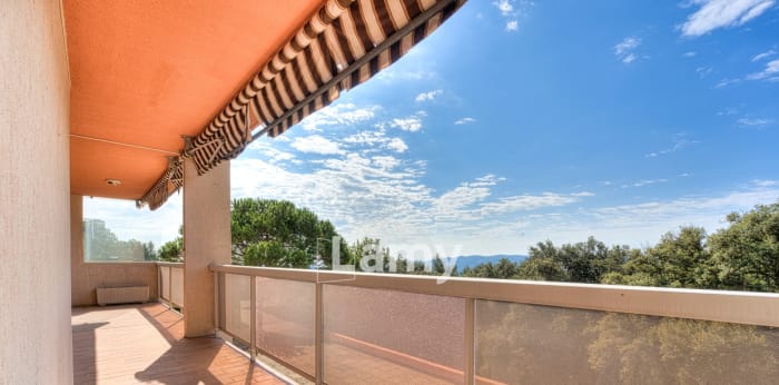 Image 3 sur 11 - Appartement  ·  Vente · Grasse (06130) · 3 pièces · 61m²