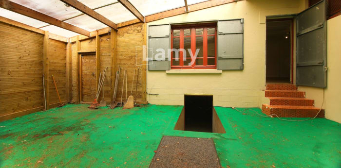 Image 5 sur 13 - Local  ·  Vente · La Roche Sur Yon (85000) · 10 pièces · 250m²