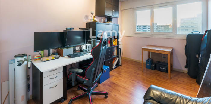 Image 9 sur 12 - Appartement  ·  Vente · Villeurbanne (69100) · 4 pièces · 79m²