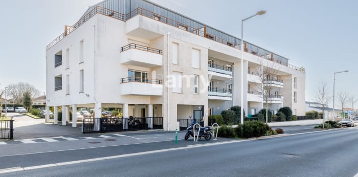 Image 1 sur 3 - Parking/box  ·  Vente · Les Sables D Olonne (85340) · 10m²