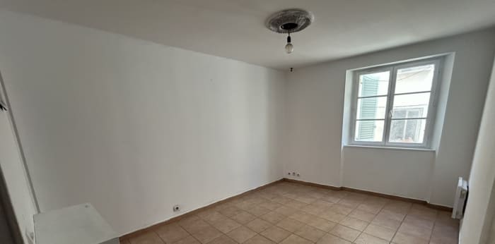 Image 1 sur 6 - Appartement  ·  Vente · Marseille (13001) · 2 pièces · 38m²