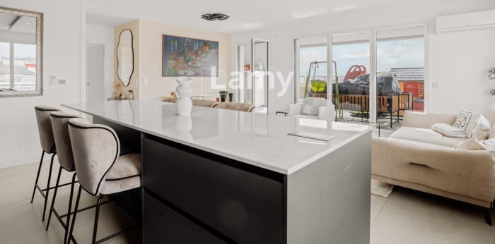 Image 6 sur 13 - Appartement  ·  Vente · Lyon (69007) · 4 pièces · 83m²