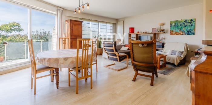 Image 2 sur 13 - Maison/villa  ·  Vente · La Roche Sur Yon (85000) · 7 pièces · 165m²