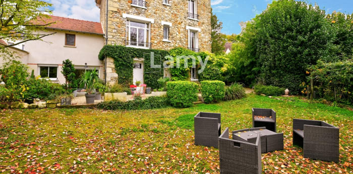 Image 5 sur 15 - Maison/villa  ·  Vente · Courcelles Sur Viosne (95650) · 10 pièces · 258m²