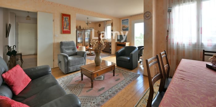 Image 3 sur 14 - Appartement  ·  Vente · Nimes (30000) · 5 pièces · 97m²