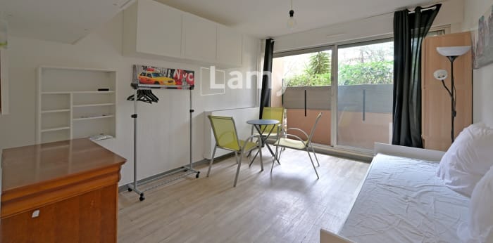 Image 1 sur 8 - Appartement  ·  Vente · Nimes (30000) · 1 pièce · 19m²