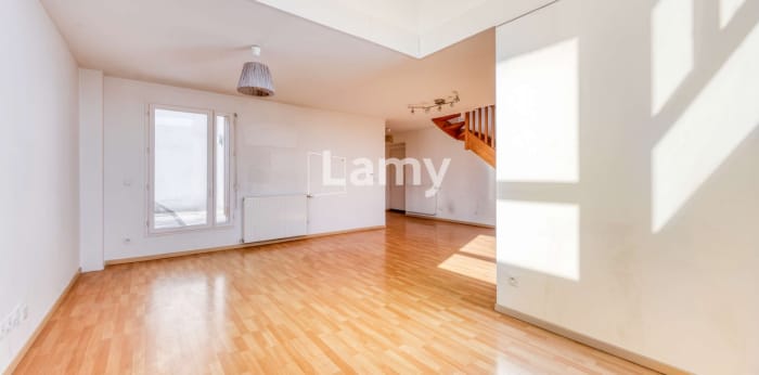 Image 2 sur 13 - Appartement  ·  Vente · Bordeaux (33300) · 4 pièces · 87m²