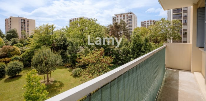 Image 2 sur 9 - Appartement  ·  Vente · St Genis Laval (69230) · 3 pièces · 55m²