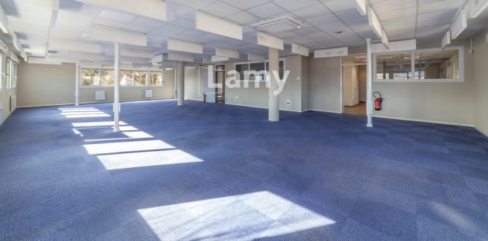 Image 2 sur 16 - Appartement  ·  Vente · Besancon (25000) · 11 pièces · 480m²