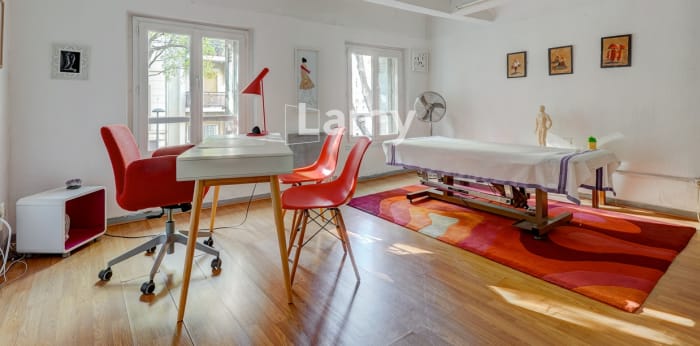 Image 1 sur 12 - Local  ·  Vente · Marseille (13006) · 2 pièces · 46m²