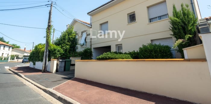 Image 1 sur 14 - Immeuble  ·  Vente · Talence (33400) · 224m²